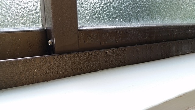 窓下ヒーターは結露や寒さ対策に効果はありますか？デメリットは？ | LIFE DESIGN lab